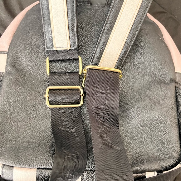 Like new Betsey Johnson Mini Kitty Face Backpack - Picture 6 of 7